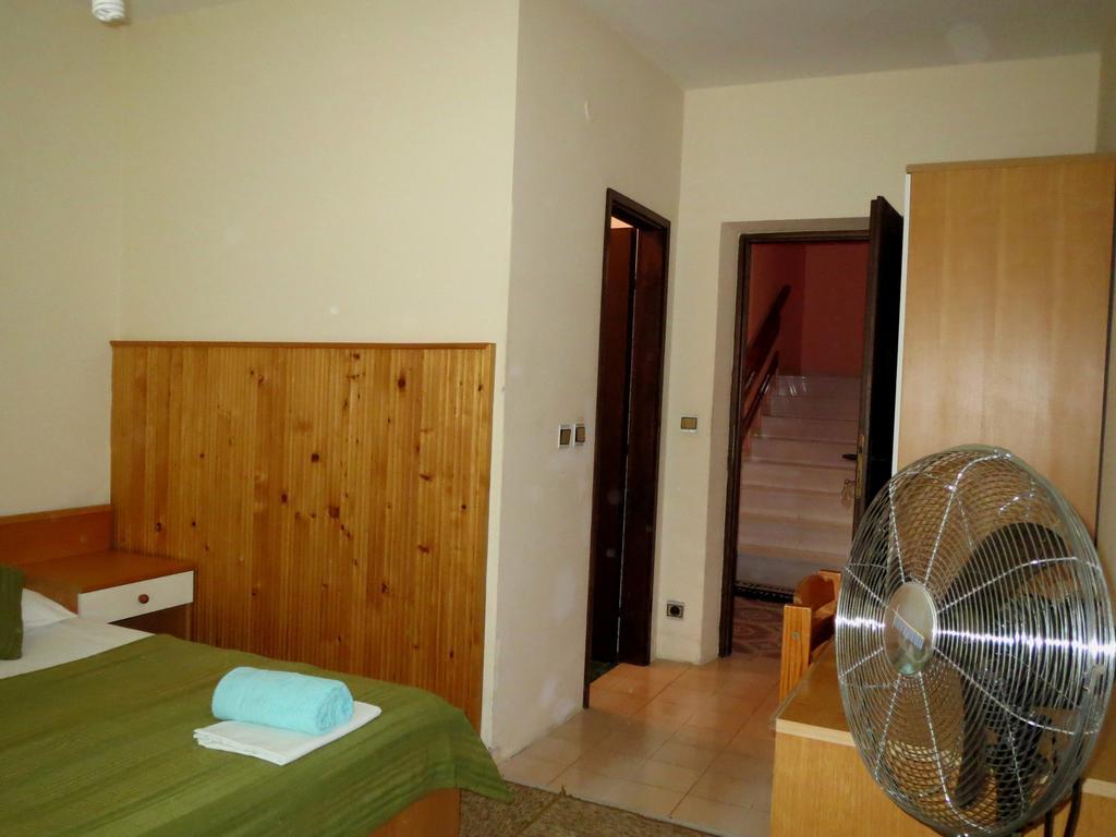 Guesthouse Lucic Orebic Ngoại thất bức ảnh